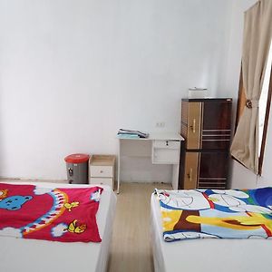Kamar kembar standard