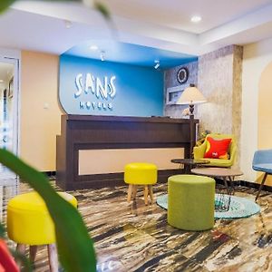 Sans Hotel Cemara Asri Medan